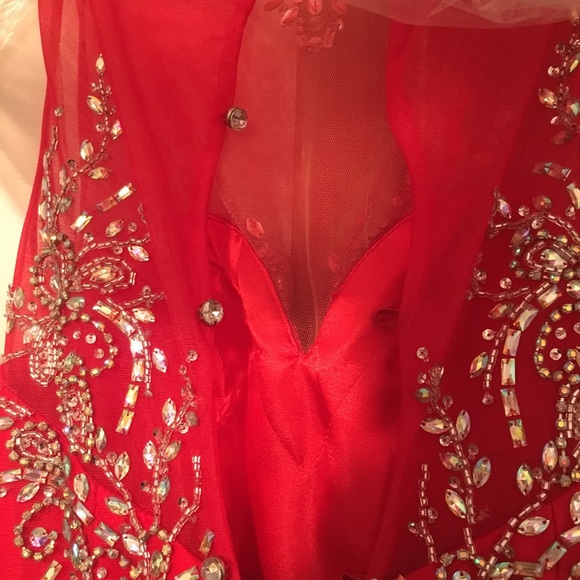 Prom dress - Picture 4 of 8